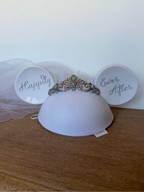 Disney Parks - Happily Ever After white Minnie Ears hat for bride